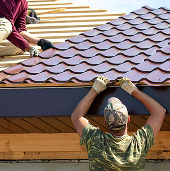 Metal roofing installation in Mississauga